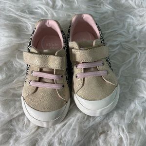 Stride Rite 5.5 Pretty in Pink Cheetah print shoes